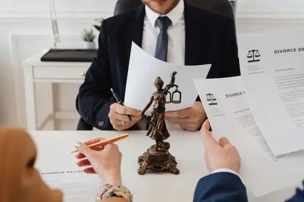 our fees Wareham from EH Mediation - image of couple in joint mediation meeting